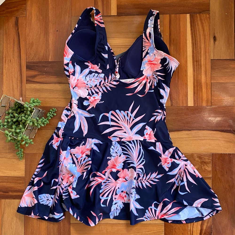 Miller’s BNWT swimsuit - Picture 4 of 7